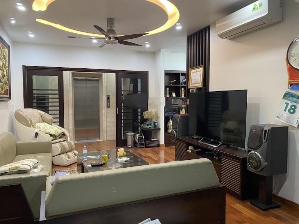 Bán nhà mặt phố cổ 60m2 tại Hàng Mã, Hoàn Kiếm, Hà Nội